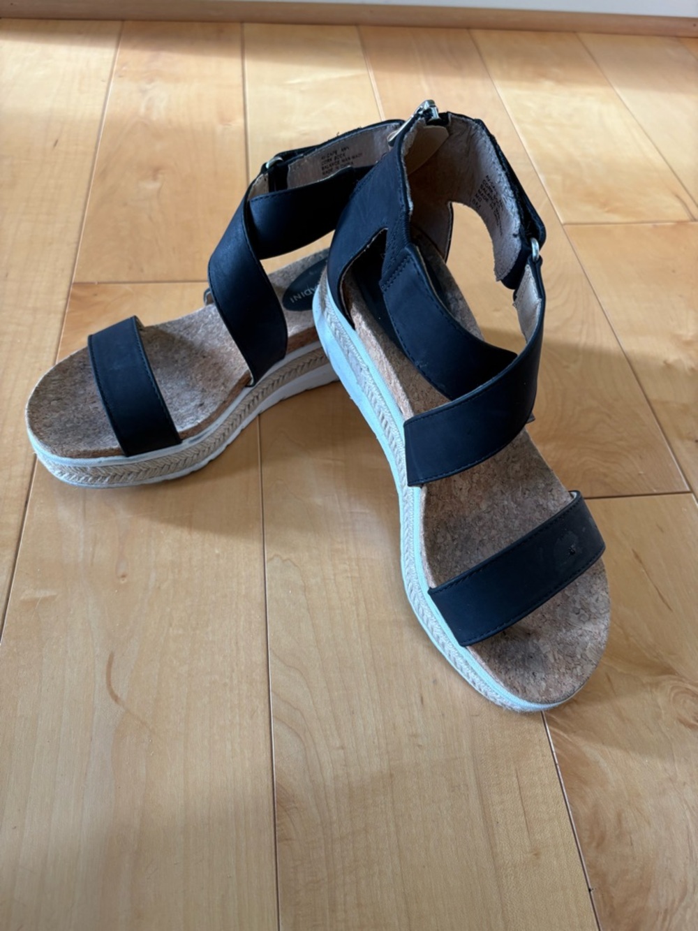 Adrienne Vittadini Black Platform Espadrille Sandals